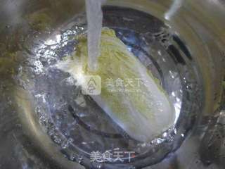 鸡蛋娃娃菜炒米线的做法步骤：2