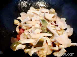 腿香青头菌的做法步骤：4