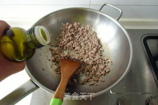 蘑菇肉酱拌米线的做法步骤：5