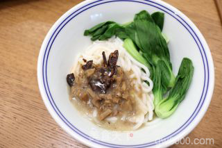 水煮肉片鸡汤米线的做法步骤：10