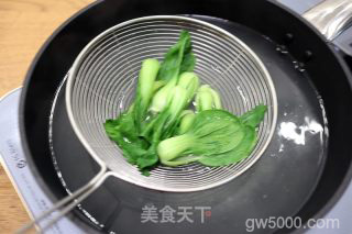 水煮肉片鸡汤米线的做法步骤：9
