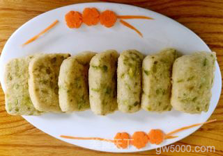 蚕豆粑粑〈青蛙背石板〉的做法步骤：6