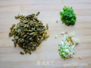 肉末豇豆红米线的做法步骤：5