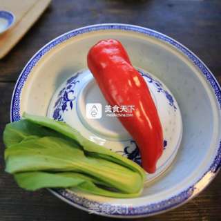 腌笃鲜 咸肉炖春笋的做法步骤：1