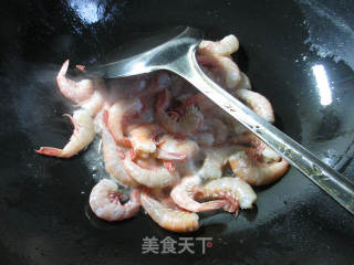 白玉菇炒海虾的做法步骤：3