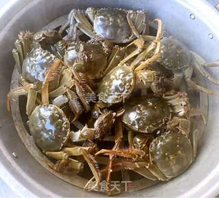 清蒸河蟹的做法步骤：1
