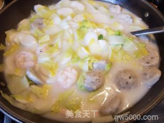 鲮鱼饼虾仁汤年糕的做法步骤：9