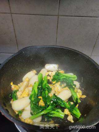 鸡蛋青菜炒年糕的做法步骤：10