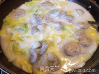 鲮鱼饼虾仁汤年糕的做法步骤：8