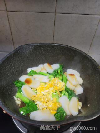 鸡蛋青菜炒年糕的做法步骤：9