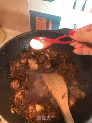 梅干菜炖排骨的做法步骤：16
