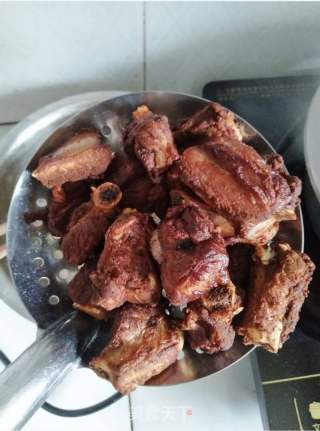 糖醋排骨的做法步骤：3