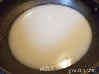 鲮鱼饼虾仁汤年糕的做法步骤：6