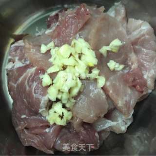 炸酥肉的做法步骤：2