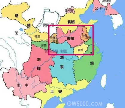 官渡之战曹操和袁绍大战的时候 两人到底谁强谁弱