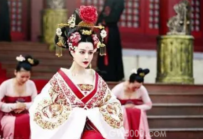 吕后和武则天都是女强人 两人谁更加厉害