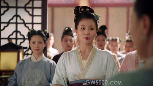 《大宋宫词》刘娥与众夫人绣凤袍