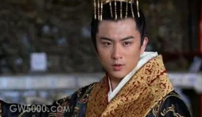 　　历史上真的是王莽毒死了汉平帝吗?关于这个问题，一种说法认为汉平帝不是被王莽毒死的，而是自己病死的。这两种说法在史学界都有各自的支持者。想要弄清这个问题的真正答案，只能寄希望于史学家们寻找到新的资料。  　　王莽拥立汉平帝是因为当时的汉平帝年纪幼小，但是