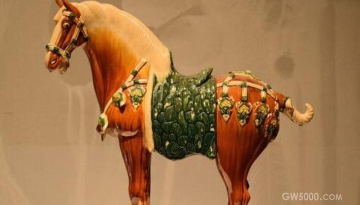 唐三彩简介：唐三彩的颜色是哪三彩？