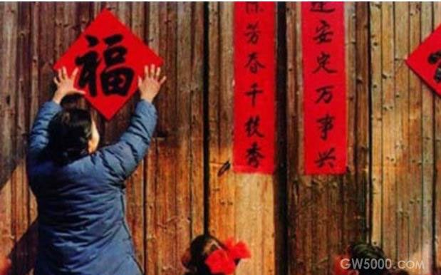 春节贴对联的由来：贴对联的寓意和顺序