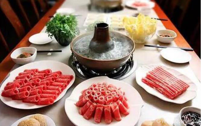 涮羊肉起源：涮羊肉的三种由来说法， 涮羊肉要涮多久才能吃