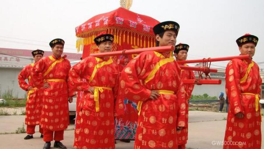 古代八抬大轿的由来， 古代结婚都是用八抬大轿吗?